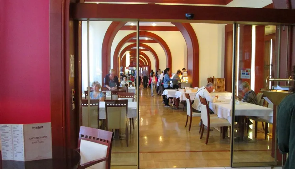 هتل سیتی تل اوکتیابرسکایا سن پترزبورگ